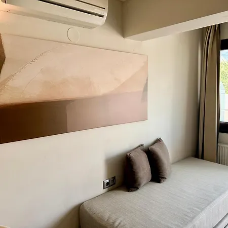 Aparthotel Aroma & 3*